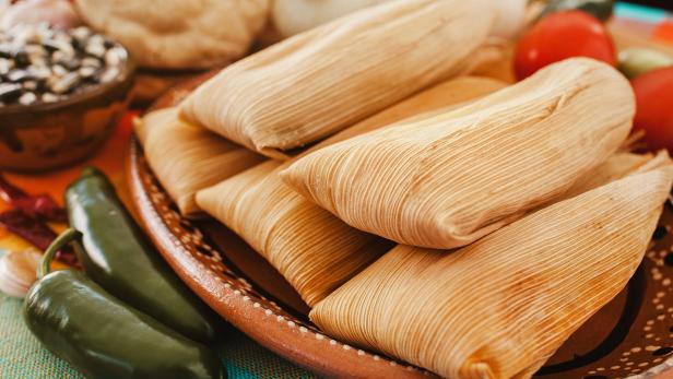 How Do You Eat Tamales?