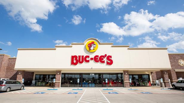 The Top 10 Foods You Need to Try If You Pass By a Buc-ee’s